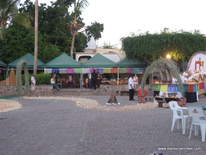 As the day progresses the display which is across from the Loreto mission becomes more elaborate.