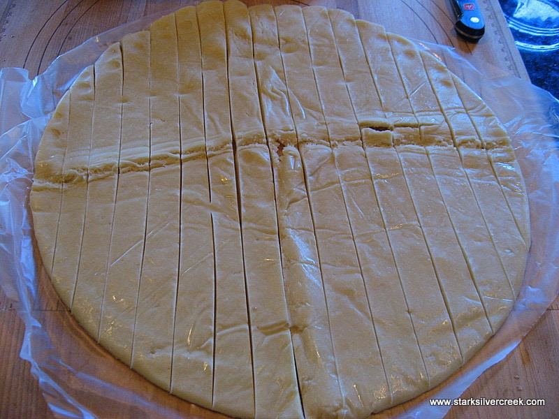 Slice the second crust into ribbons for the design of the top crust.