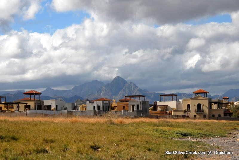 View of the Sierra de la Giganta mountain range with Loreto Bay Homes in foreground.