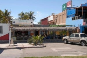 Dinner at Los Mandiles, photo by Al Graichen