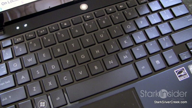 HP 5102 netbook arrives, compared to Toshiba NB305 | Stark Insider