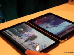 Motorola Xoom next to Apple iPad
