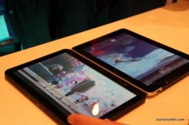 Motorola Xoom next to Apple iPad