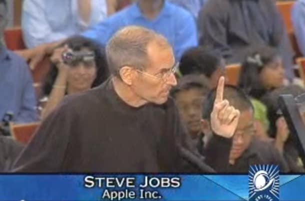 Steve Jobs presents plans for new HQ in Cupertino.