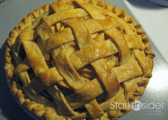 Fall is here! Tis the season for warm apple pie with a touch of cinnamon...and perhaps a scoop of vanilla ice cream. I have yet to meet a person who has refused this double wammy of coziness after a long day.