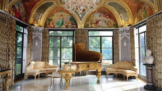 Bright piano room ( that's real gold on the ceiling)