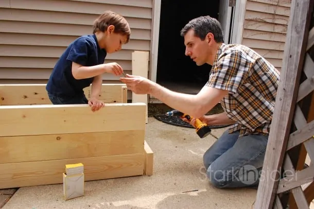 Urban Vegetable Garden - Download Plans, with photos, materials, instructions