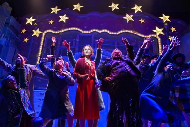 Smantha Barks as Amélie