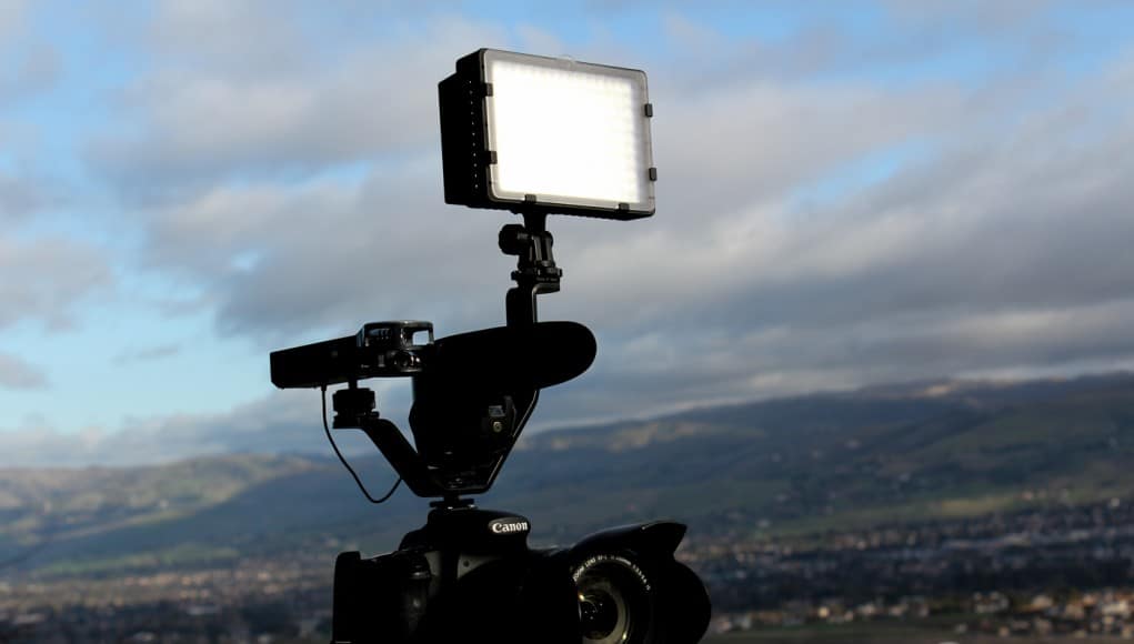 Canon-70D-light-panel-Rode-Videomic