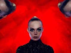 Director Nicolas Winding Refn on ‘Neon Demon’ Set: “Violence, motherf***ers!” The Neon Demon - Elle Fanning