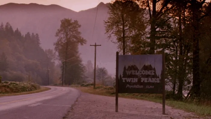 Welcome to Twin Peaks sign