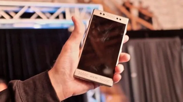 Jim Jannard - RED Hydrogen phone