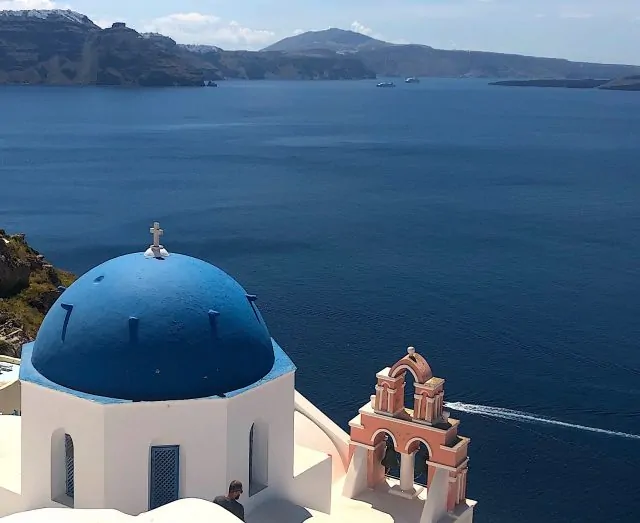 Santorini -- Travel Guide, Recommendations