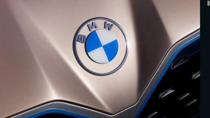 BMW i4 logo on hood