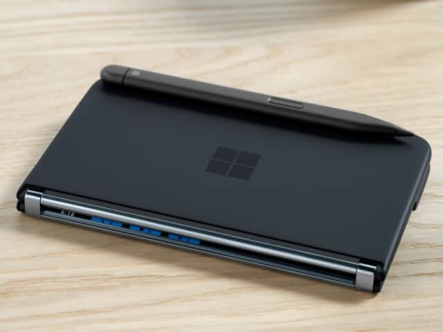 Microsoft Duo 2 is an expensive folding phone Microsoft Duo 2 is an expensive folding phone