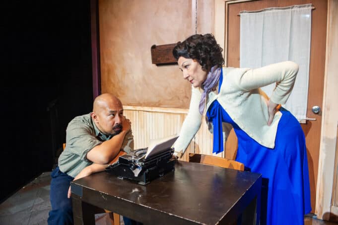 Struggling writer Tom (Jomar Tagatac) recalls his overbearing mother Amanda (Susi Damilano)