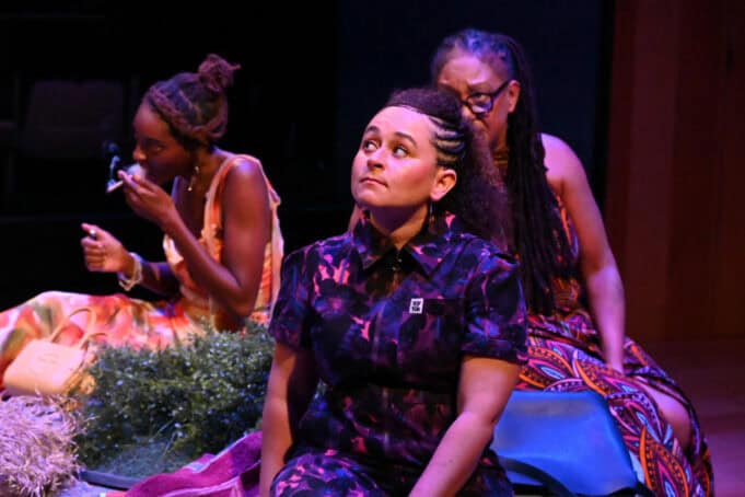 Jasmine Milan Williams (Alani), Tierra Allen (Nova), Cat Brooks (Malika) in Shipping & Handling