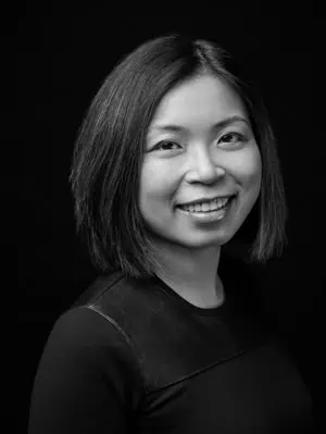 Loni Stark - Bio - Artist & AI - Stark Insider