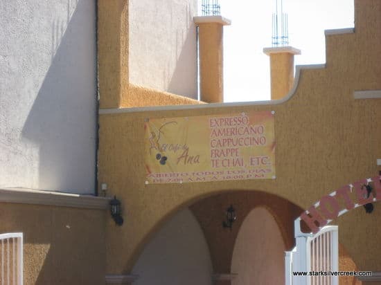 Storefronts-of-Loreto-7